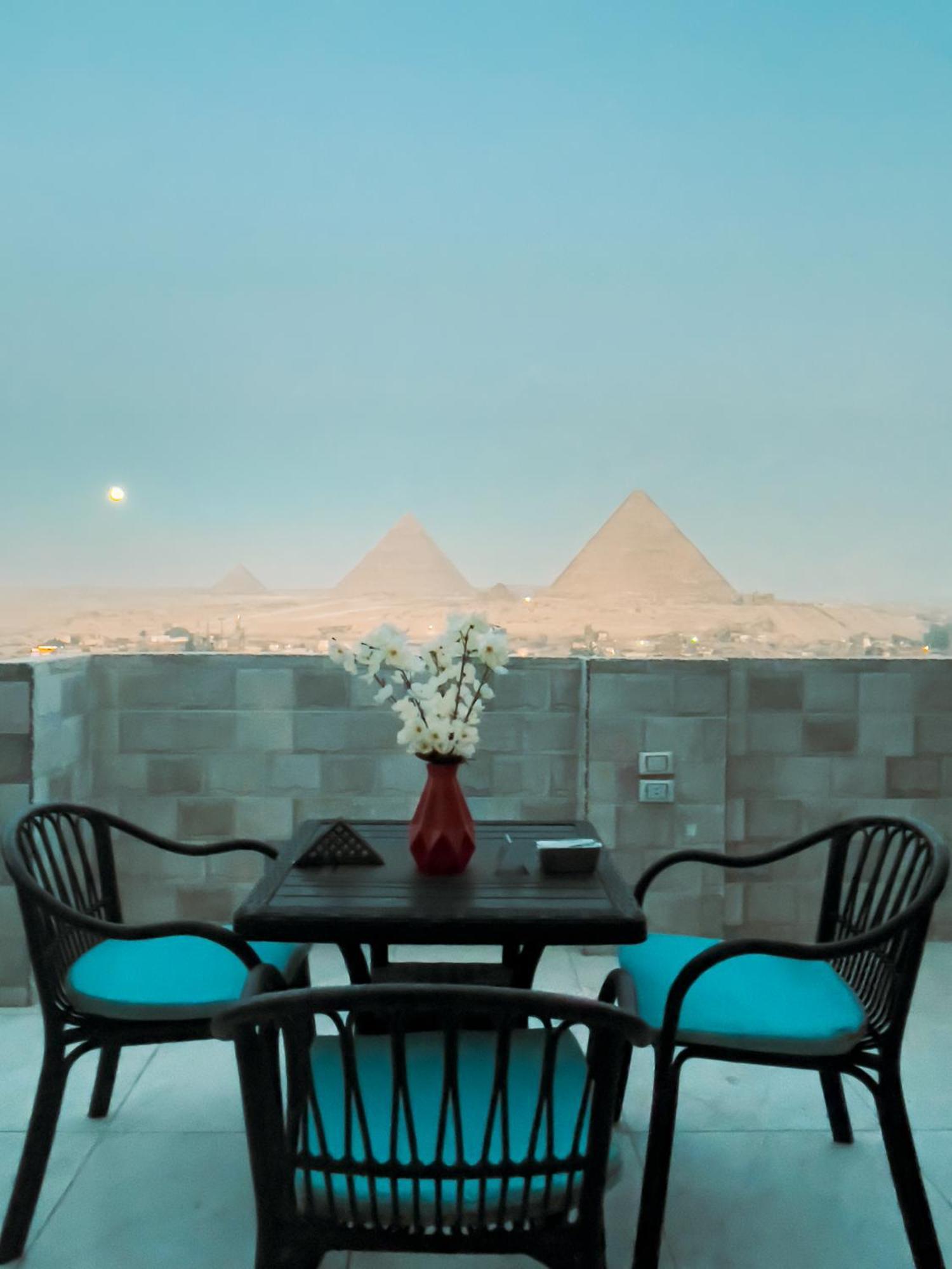 Jumeirah Pyramids View Inn Kafrat al Jabal Bagian luar foto