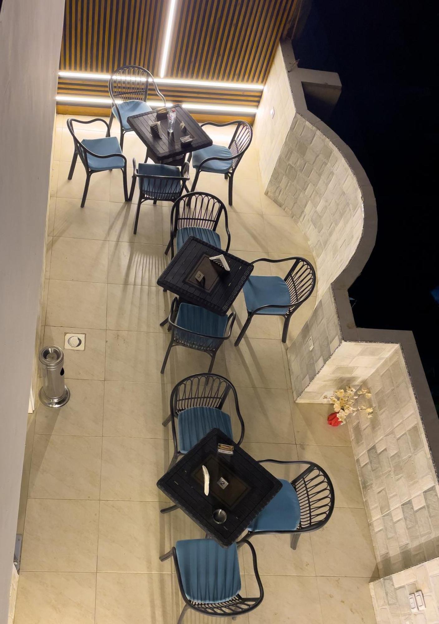 Jumeirah Pyramids View Inn Kafrat al Jabal Bagian luar foto
