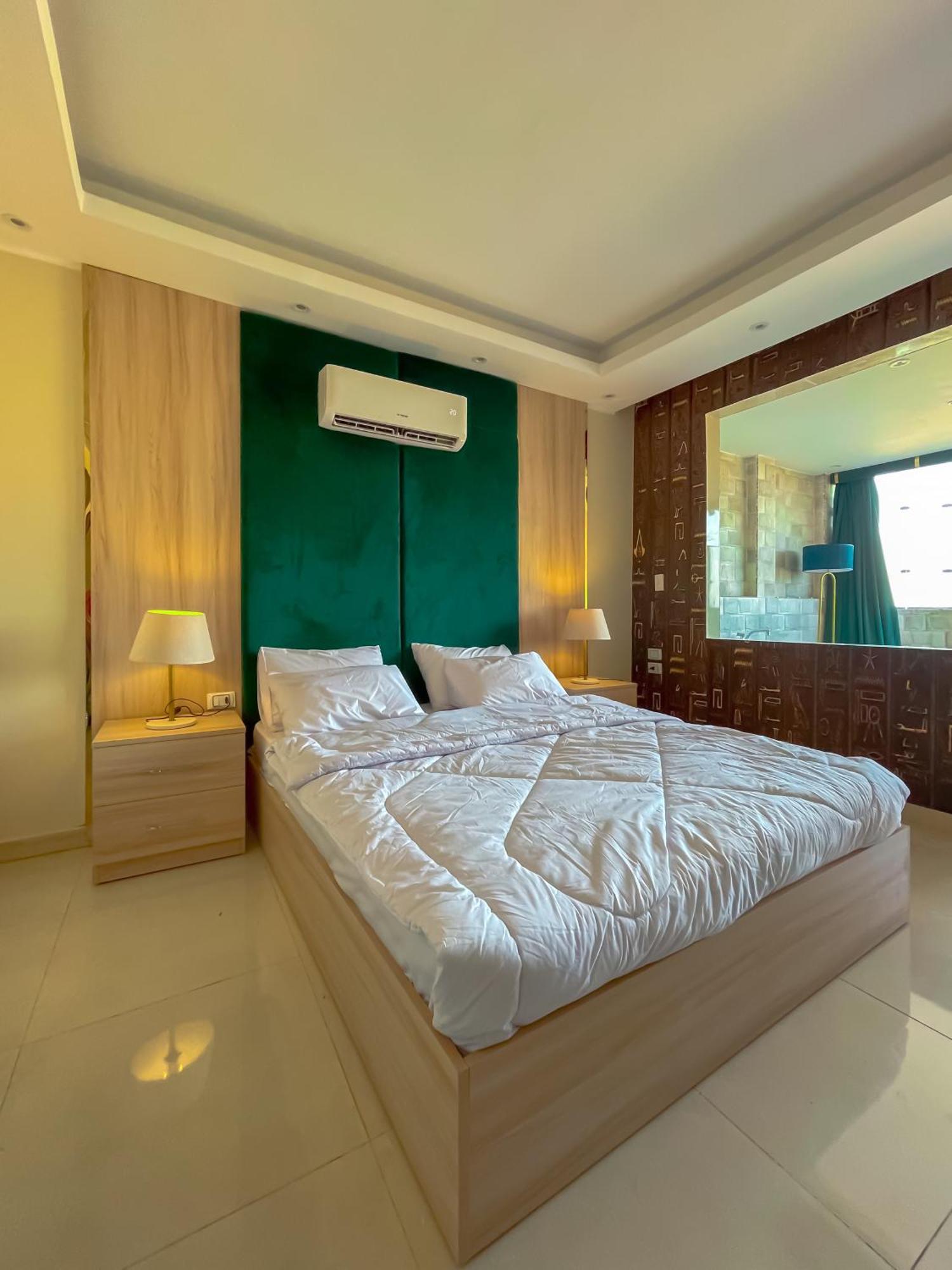 Jumeirah Pyramids View Inn Kafrat al Jabal Bagian luar foto