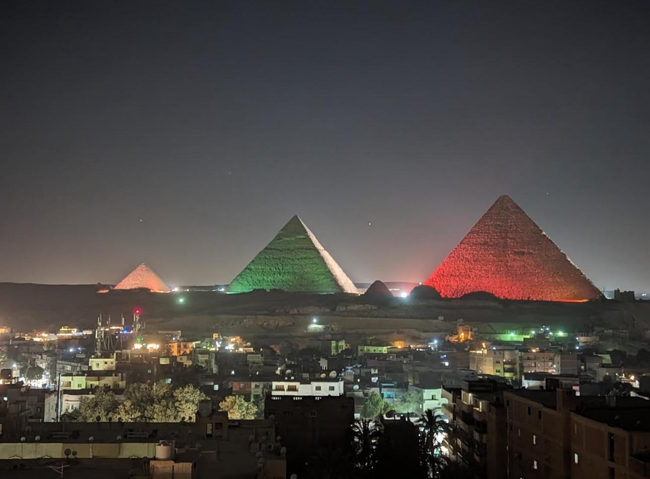 Jumeirah Pyramids View Inn Kafrat al Jabal Bagian luar foto
