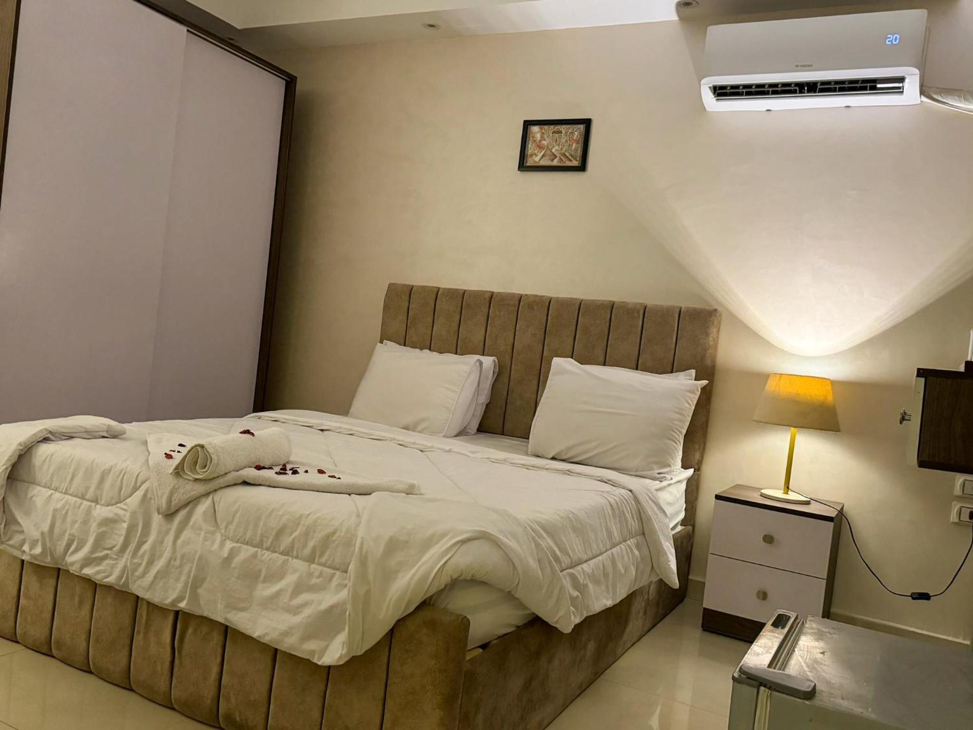 Jumeirah Pyramids View Inn Kafrat al Jabal Ruang foto
